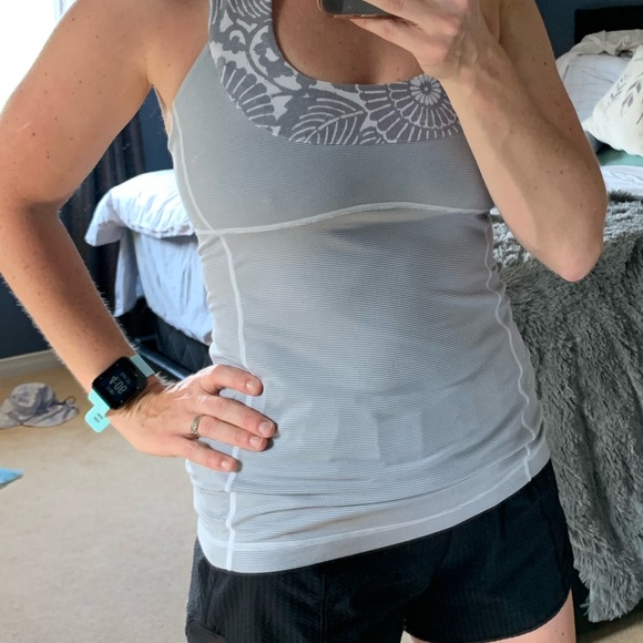 Lululemon tank - Picture 3 of 3